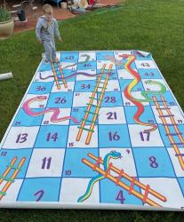 318
